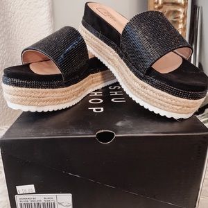 Shu shop slide on’s